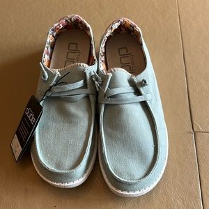 Women’s Hey Dude shoes size 9.